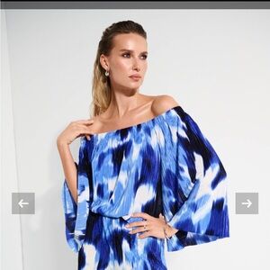 NWT Joseph Ribkoff blue and white flowy pull over top with elastic neckline